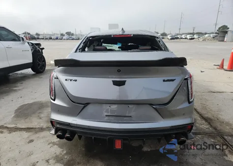 2022 Cadillac Ct4-V z USA, uszkodzony, nr VIN 1G6DD5RL4N0117624